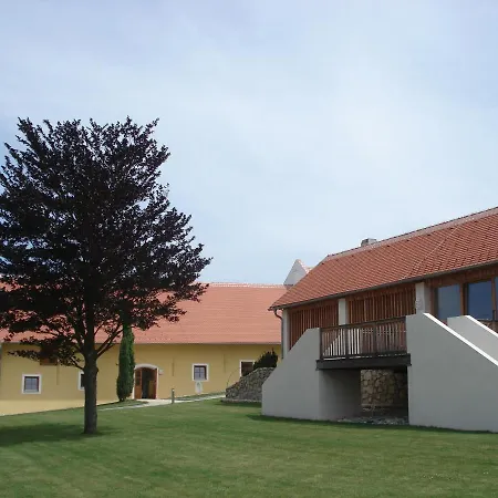 Schuettkasten 4* Geras