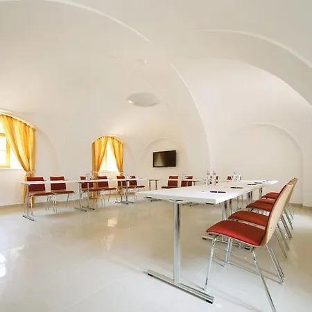Schuettkasten 4* גראס