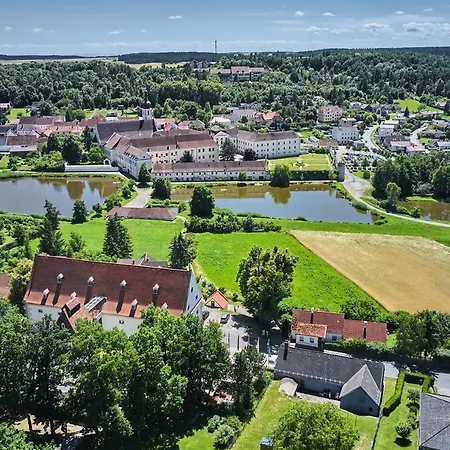 Отель Schuettkasten Geras