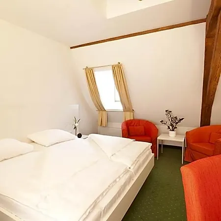 Schuettkasten 4* Geras